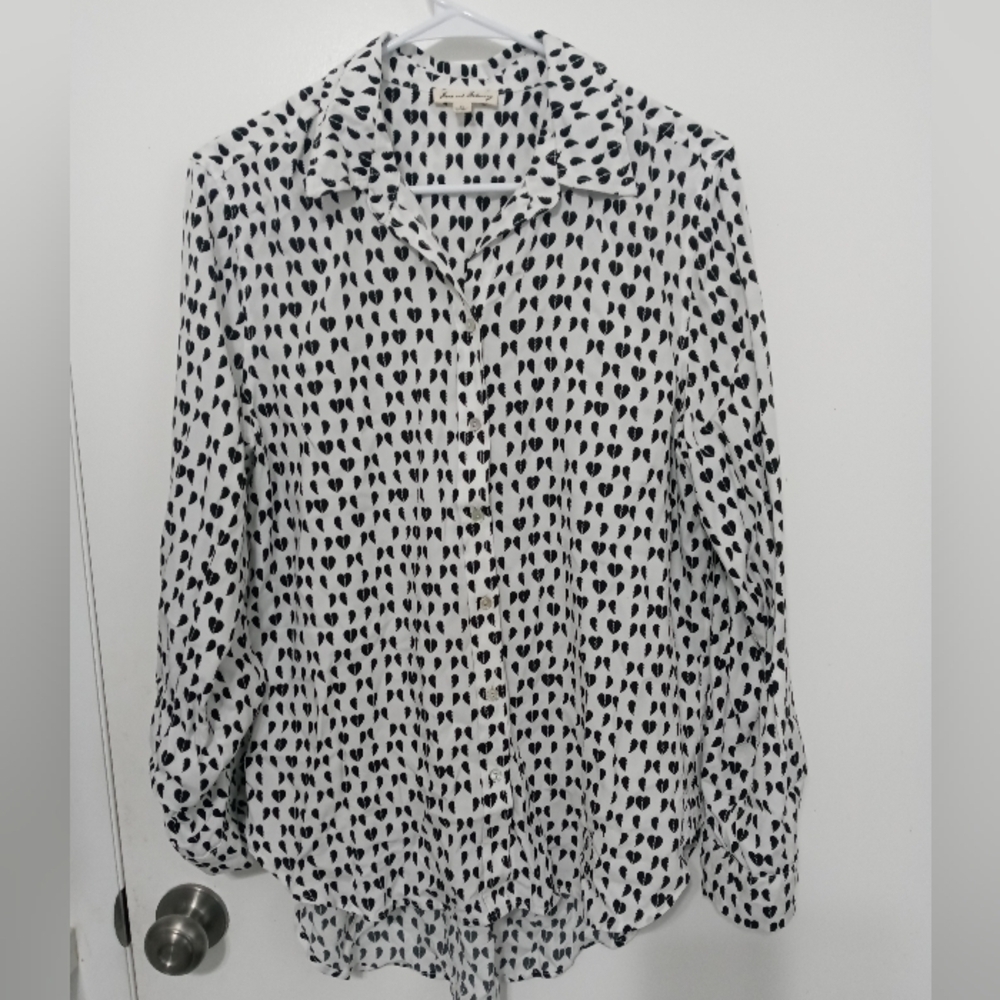 Jane And Delancey Black White Button up Long roll sleeve Hearts pattern tunic M